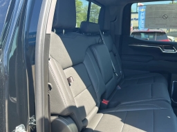 Chevrolet Silverado 1500 LT Trail Boss 4WD Crew Cab 157" 2026