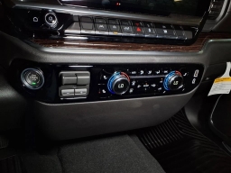 GMC Sierra 1500 SLE 4WD Crew Cab 157" 2026