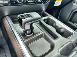 GMC Sierra 1500 SLT 4WD Crew Cab 147" 2026