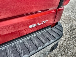 GMC Sierra 1500 SLT 4WD Crew Cab 157" 2026