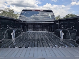 GMC Sierra 1500 SLT 4WD Crew Cab 147" 2026