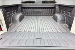 GMC Sierra 1500 AT4 4WD Crew Cab 147" 2026