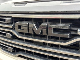 GMC Sierra 1500 AT4 4WD Crew Cab 147" 2026