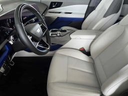 Cadillac OPTIQ Luxury 4dr w/1SC 2026
