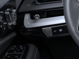 Cadillac OPTIQ Luxury 4dr 2027