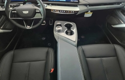 Cadillac OPTIQ Luxury 4dr w/1SC 2026