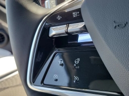 Cadillac OPTIQ Luxury 4dr w/1SC 2026