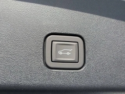Cadillac OPTIQ Luxury 4dr 2027