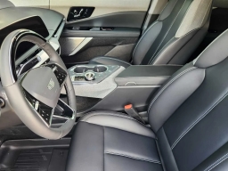 Cadillac OPTIQ Luxury 4dr w/1SC 2026