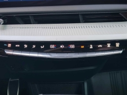 Cadillac OPTIQ Luxury 4dr w/1SC 2026