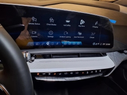 Cadillac OPTIQ Premium Luxury 4dr w/1SE 2026
