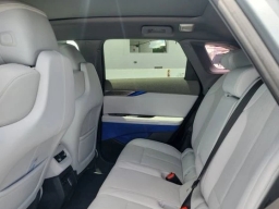 Cadillac OPTIQ Premium Luxury 4dr w/1SE 2026