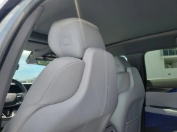Cadillac OPTIQ Premium Luxury 4dr w/1SE 2026