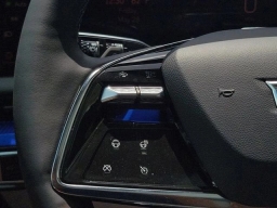 Cadillac OPTIQ Premium Luxury 4dr w/1SE 2026