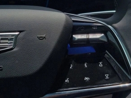 Cadillac OPTIQ Premium Luxury 4dr w/1SE 2026