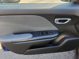 Kia K4 LXS FWD 2025
