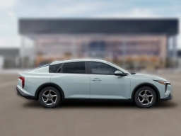 Kia K4 LXS Sedan 2026