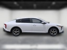 Kia K4 LXS Sedan 2026