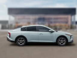 Kia K4 LXS Sedan 2026