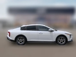 Kia K4 LXS Sedan 2026