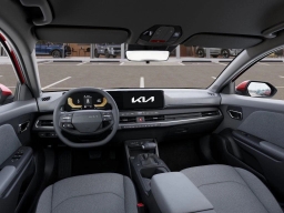 Kia K4 LXS FWD 2025
