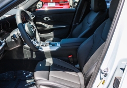 BMW 3 Series 330i NA Sedan 2026