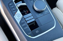 BMW 3 Series 330i NA Sedan 2026