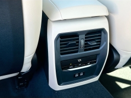 BMW 3 Series 330i NA Sedan 2026
