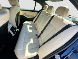 BMW 3 Series 330i NA Sedan 2026
