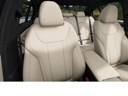 BMW 3 Series 330i NA Sedan 2026