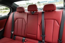 BMW 3 Series 330i NA Sedan 2026