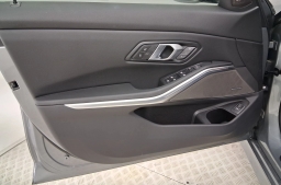 BMW 3 Series 330i NA Sedan 2026