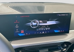 BMW 3 Series 330i NA Sedan 2026