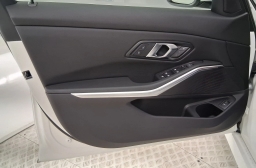 BMW 3 Series 330i NA Sedan 2026