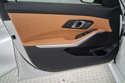 BMW 3 Series 330i NA Sedan 2026