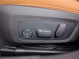 BMW 3 Series 330i NA Sedan 2026