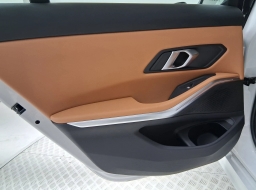 BMW 3 Series 330i NA Sedan 2026