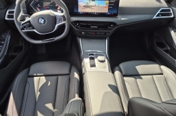 BMW 3 Series 330i NA Sedan 2026