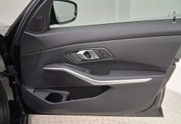 BMW 3 Series 330i NA Sedan 2026