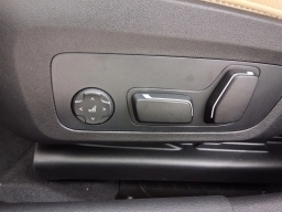 BMW 3 Series 330i NA Sedan 2026
