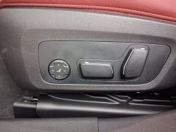 BMW 3 Series 330i NA Sedan 2026