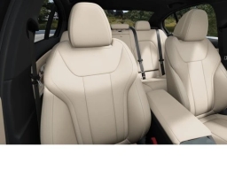 BMW 3 Series 330i NA Sedan 2026