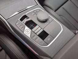 BMW 3 Series 330i NA xDrive Sedan 2026