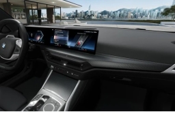 BMW 3 Series 330i NA xDrive Sedan 2026