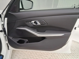 BMW 3 Series 330i NA xDrive Sedan 2026