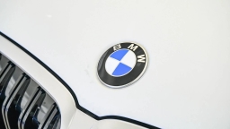 BMW 3 Series 330i NA xDrive Sedan 2026