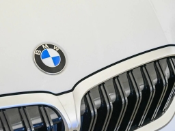BMW 3 Series 330i NA xDrive Sedan 2026