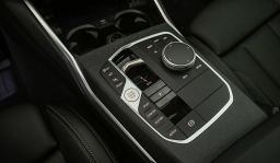 BMW 3 Series 330i NA xDrive Sedan 2026