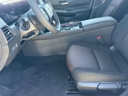 Nissan Sentra SR Sedan 2026
