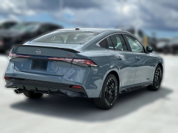 Nissan Sentra SR Sedan 2026